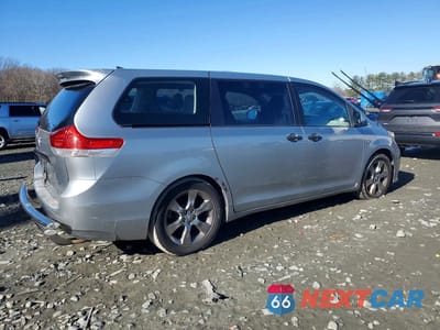 Trzecie zdjęcie samochodu z tyłu: 2014 TOYOTA SIENNA L 7-PASSENGER VIN:5TDZK3DC8ES470014 - miniatura