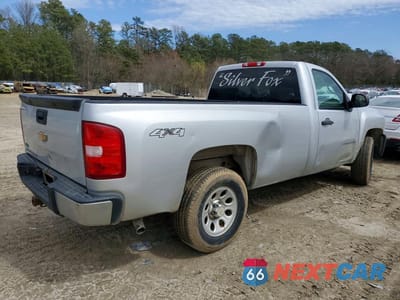 Trzecie zdjęcie samochodu z tyłu: 2011 CHEVROLET SILVERADO K1500 VIN:1GCNKPEXXBZ234935 - miniatura