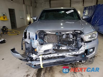 Piąte zdjęcie samochodu w środku: 2018 TOYOTA TACOMA TRD OFF-ROAD VIN:3TMCZ5AN5JM124239 - miniatura