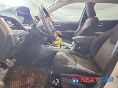 Zdjęcie 7 z 13 samochodu: 2017 JEEP CHEROKEE SPORT VIN:1C4PJMAS0HW658705 - miniatura
