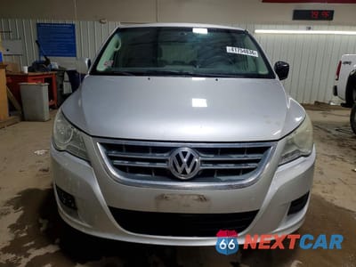 Piąte zdjęcie samochodu w środku: 2010 VOLKSWAGEN ROUTAN SE VIN:2V4RW3D16AR245893 - miniatura