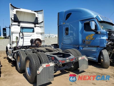 Trzecie zdjęcie samochodu z tyłu: 2021 VOLVO VNR SEMI TRUCK VIN:4V4WC9EH4MN279888 - miniatura