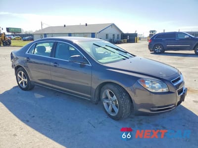 Czwarte zdjęcie samochodu z boku: 2011 CHEVROLET MALIBU LT VIN:1G1ZC5E12BF100123 - miniatura
