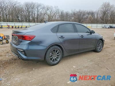 Trzecie zdjęcie samochodu z tyłu: 2019 KIA FORTE LXS VIN:3KPF24AD6KE058444 - miniatura