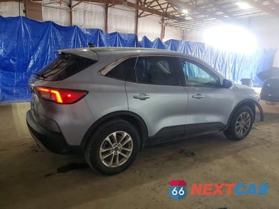 Trzecie zdjęcie samochodu z tyłu: 2022 FORD ESCAPE SE VIN:1FMCU9G62NUA00612 - miniatura