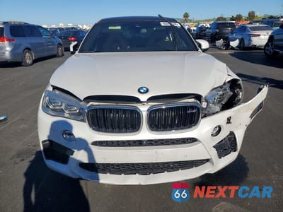 Piąte zdjęcie samochodu w środku: 2018 BMW X6 M VIN:5YMKW8C57J0Y74514 - miniatura