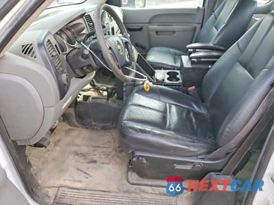 Zdjęcie 7 z 11 samochodu: 2013 CHEVROLET SILVERADO K2500 HEAVY DUTY VIN:1GC2KVCG5DZ208627 - miniatura