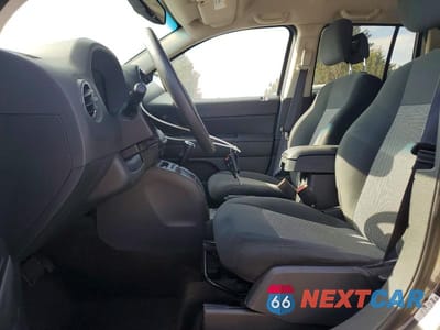 Zdjęcie 7 z 13 samochodu: 2016 JEEP COMPASS SPORT VIN:1C4NJDBB6GD657297 - miniatura