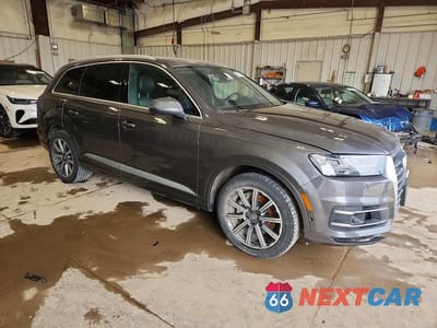 Czwarte zdjęcie samochodu z boku: 2019 AUDI Q7 PRESTIGE VIN:WA1VAAF73KD011710 - miniatura