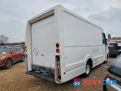 Trzecie zdjęcie samochodu z tyłu: 2012 ISUZU NPR HD DELIVERY TRUCK VIN:JALB4T171C7W00515 - miniatura