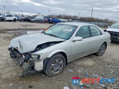 2000 TOYOTA CAMRY LE JT2BG22K8Y0458338 - główne zdjęcie licytacji z USA - miniatura