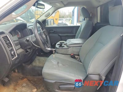 Zdjęcie 7 z 12 samochodu: 2019 RAM 1500 CLASSIC TRADESMAN VIN:3C6JR6DT9KG505171 - miniatura