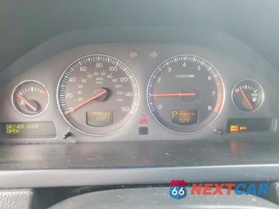 Zdjęcie 9 z 12 samochodu: 2004 VOLVO XC90 VIN:YV1CY59H341047710 - miniatura