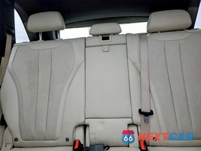 Zdjęcie 10 z 12 samochodu: 2016 BMW X5 XDRIVE50I VIN:5UXKR6C57G0J80269 - miniatura