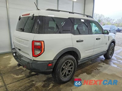 Trzecie zdjęcie samochodu z tyłu: 2021 FORD BRONCO SPORT BIG BEND VIN:3FMCR9B62MRA16078 - miniatura