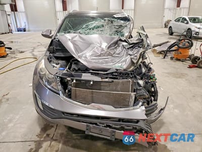 Piąte zdjęcie samochodu w środku: 2013 KIA SPORTAGE EX VIN:KNDPCCA28D7436616 - miniatura