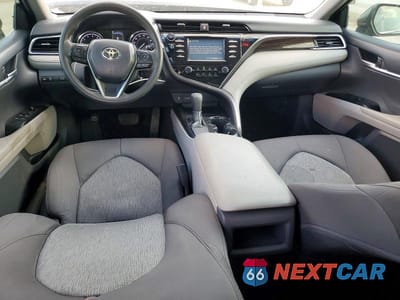 Zdjęcie 8 z 12 samochodu: 2018 TOYOTA CAMRY LE VIN:4T1B11HK1JU150920 - miniatura