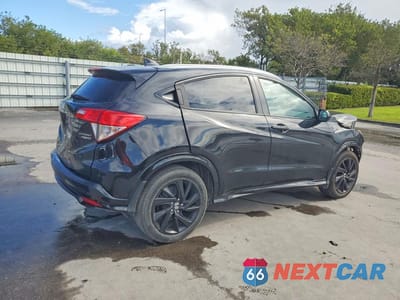 Trzecie zdjęcie samochodu z tyłu: 2022 HONDA HR-V SPORT VIN:3CZRU6H15NM723093 - miniatura
