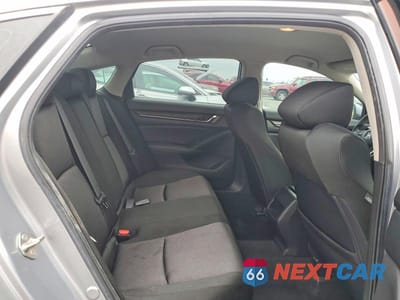 Zdjęcie 10 z 13 samochodu: 2019 HONDA ACCORD LX VIN:1HGCV1F19KA085908 - miniatura