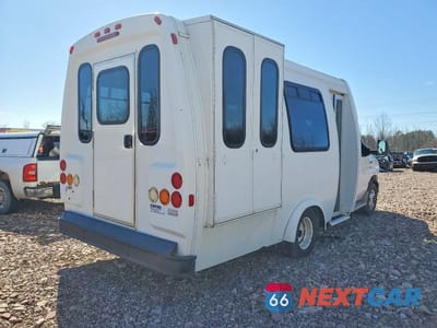 Czwarte zdjęcie samochodu z boku: 2013 FORD ECONOLINE E350 SUPER DUTY CUTAWAY VAN VIN:1FDWE3FL0DDB26352 - miniatura
