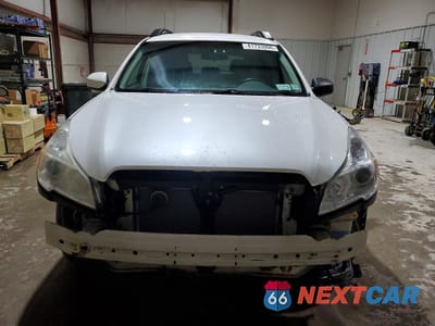 Piąte zdjęcie samochodu w środku: 2014 SUBARU OUTBACK 2.5I PREMIUM VIN:4S4BRBCC3E1325528 - miniatura