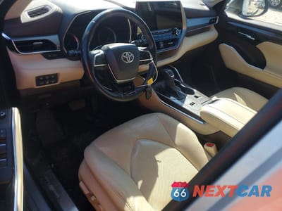 Zdjęcie 8 z 14 samochodu: 2021 TOYOTA HIGHLANDER HYBRID VIN:5TDFARAH9MS005331 - miniatura