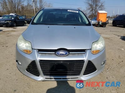 Piąte zdjęcie samochodu w środku: 2012 FORD FOCUS SEL VIN:1FAHP3H29CL388022 - miniatura
