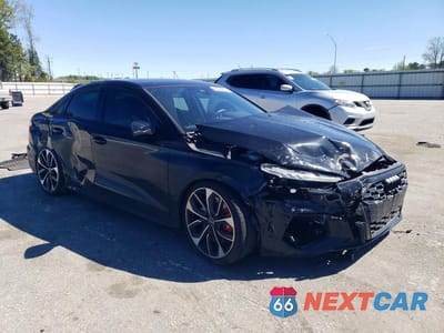 Czwarte zdjęcie samochodu z boku: 2022 AUDI S3 PREMIUM PLUS VIN:WAUH3DGYXNA005539 - miniatura