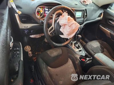 Zdjęcie 8 z 13 samochodu: 2018 JEEP CHEROKEE LATITUDE VIN:1C4PJLCX7JD519501 - miniatura