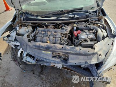 Zdjęcie 11 z 12 samochodu: 2014 NISSAN SENTRA S VIN:3N1AB7AP8EL690144 - miniatura