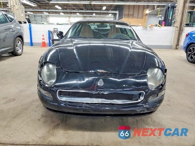 Piąte zdjęcie samochodu w środku: 2003 MASERATI COUPE GT VIN:ZAMBC38A930009066 - miniatura