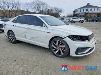 Czwarte zdjęcie samochodu z boku: 2021 VOLKSWAGEN JETTA GLI VIN:3VW6T7BU4MM071597 - miniatura