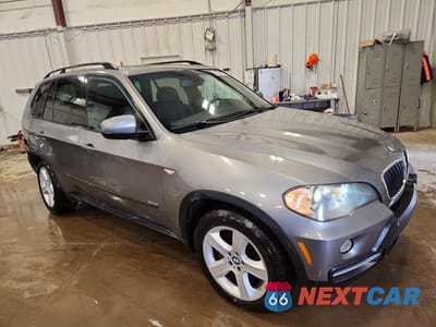 Czwarte zdjęcie samochodu z boku: 2008 BMW X5 3.0I VIN:5UXFE435X8L004091 - miniatura