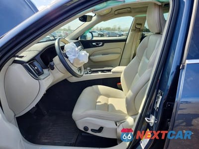 Zdjęcie 7 z 13 samochodu: 2023 VOLVO XC60 PLUS VIN:YV4L12RN8P1260751 - miniatura