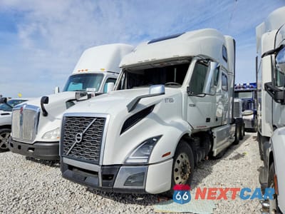Drugie zdjęcie samochodu z przodu: 2023 VOLVO VNL SEMI TRUCK VIN:4V4NC9EH4PN619153 - miniatura