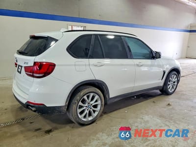 Trzecie zdjęcie samochodu z tyłu: 2016 BMW X5 SDRIVE35I VIN:5UXKR2C58G0R72603 - miniatura