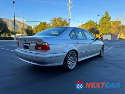 Czwarte zdjęcie samochodu z boku: 2001 BMW 540 I AUTOMATIC VIN:WBADN63491GM73387 - miniatura