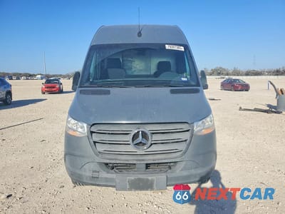 Piąte zdjęcie samochodu w środku: 2019 MERCEDES-BENZ SPRINTER 2500 VIN:WD4PF1CDXKP129834 - miniatura
