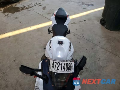 Piąte zdjęcie samochodu w środku: 2023 SUZUKI GSX-R750 VIN:JS1GR7MA6P7100373 - miniatura