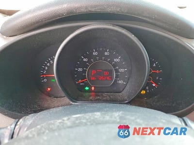 Zdjęcie 9 z 12 samochodu: 2014 KIA SOUL BASE VIN:KNDJN2A29E7063436 - miniatura