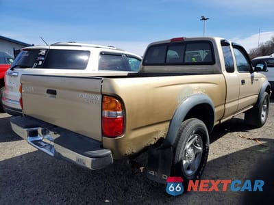 Trzecie zdjęcie samochodu z tyłu: 2002 TOYOTA TACOMA V6 VIN:5TEWN72N72Z056422 - miniatura