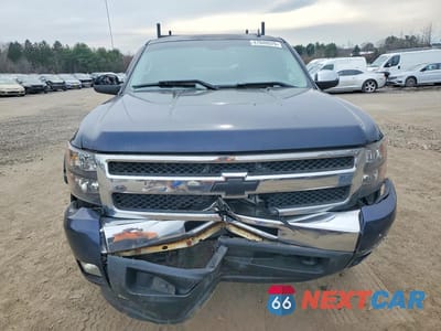 Piąte zdjęcie samochodu w środku: 2010 CHEVROLET SILVERADO K1500 LT VIN:1GCSKSE3XAZ145075 - miniatura