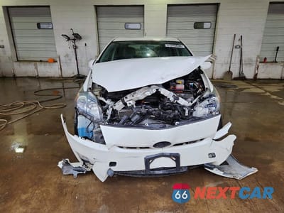 Piąte zdjęcie samochodu w środku: 2011 TOYOTA PRIUS THREE VIN:JTDKN3DU8B5335697 - miniatura