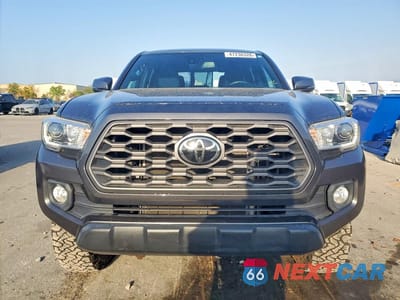 Piąte zdjęcie samochodu w środku: 2022 TOYOTA TACOMA TRD OFF-ROAD VIN:3TMCZ5ANXNM499775 - miniatura