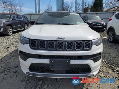 Piąte zdjęcie samochodu w środku: 2025 JEEP COMPASS LIMITED VIN:3C4NJDCN9ST531043 - miniatura
