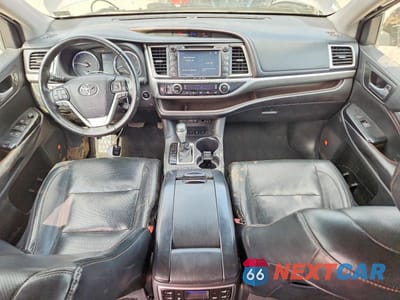 Zdjęcie 8 z 12 samochodu: 2018 TOYOTA HIGHLANDER LIMITED PLATINUM VIN:5TDDZRFH8JS847081 - miniatura