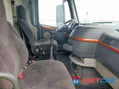 Zdjęcie 6 z 10 samochodu: 2009 VOLVO VN VNL VIN:4V4NC9EJ79N277610 - miniatura