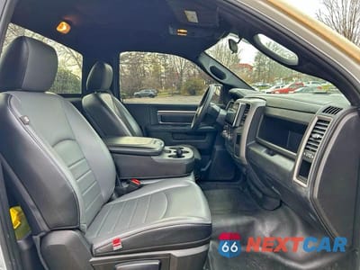 Piąte zdjęcie samochodu w środku: 2022 RAM 1500 CLASSIC TRADESMAN VIN:3C6JR6DGXNG300823 - miniatura