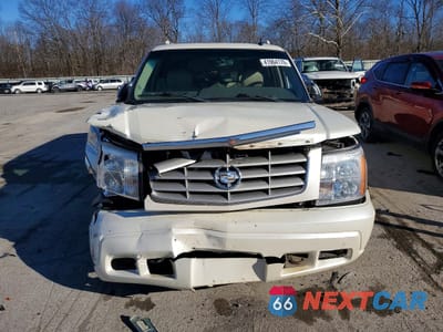 Piąte zdjęcie samochodu w środku: 2006 CADILLAC ESCALADE ESV VIN:3GYFK66N96G117908 - miniatura