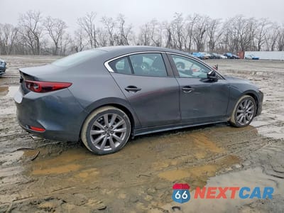 Trzecie zdjęcie samochodu z tyłu: 2022 MAZDA 3 SELECT VIN:JM1BPABL2N1508490 - miniatura